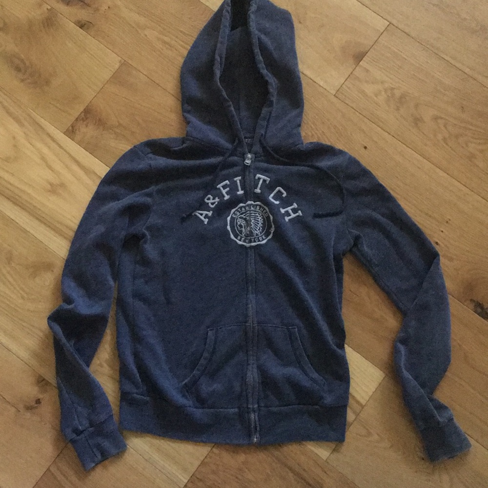 gray Abercrombie & Fitch sweatshirt with zipper